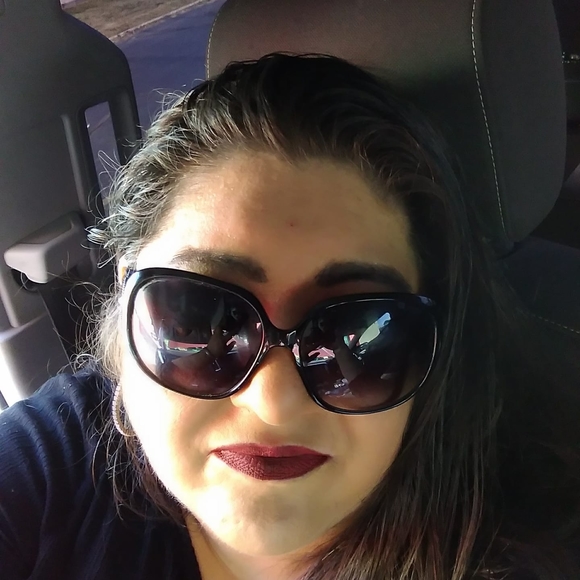 Meet your Posher, Shawntelle - Picture 1 of 1